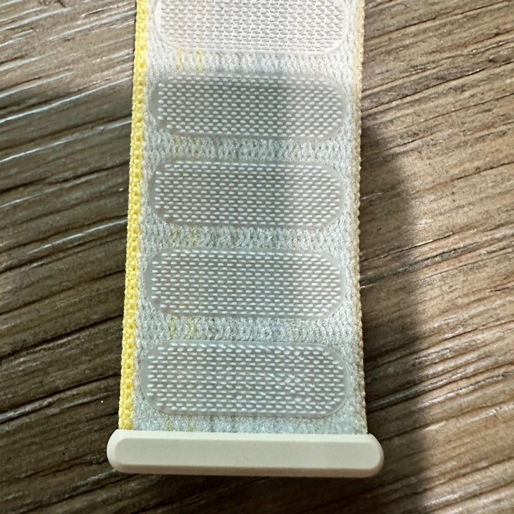 Apple Watch 45mm Starlight Sport Loop - Picture 6 of 9